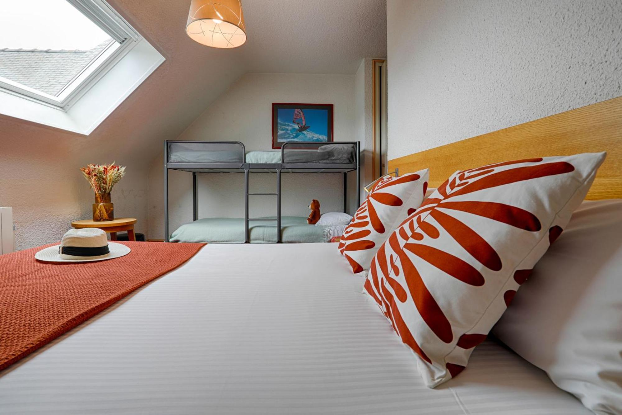 Hotel Le Branhoc - Brit Hotel Оре Екстериор снимка