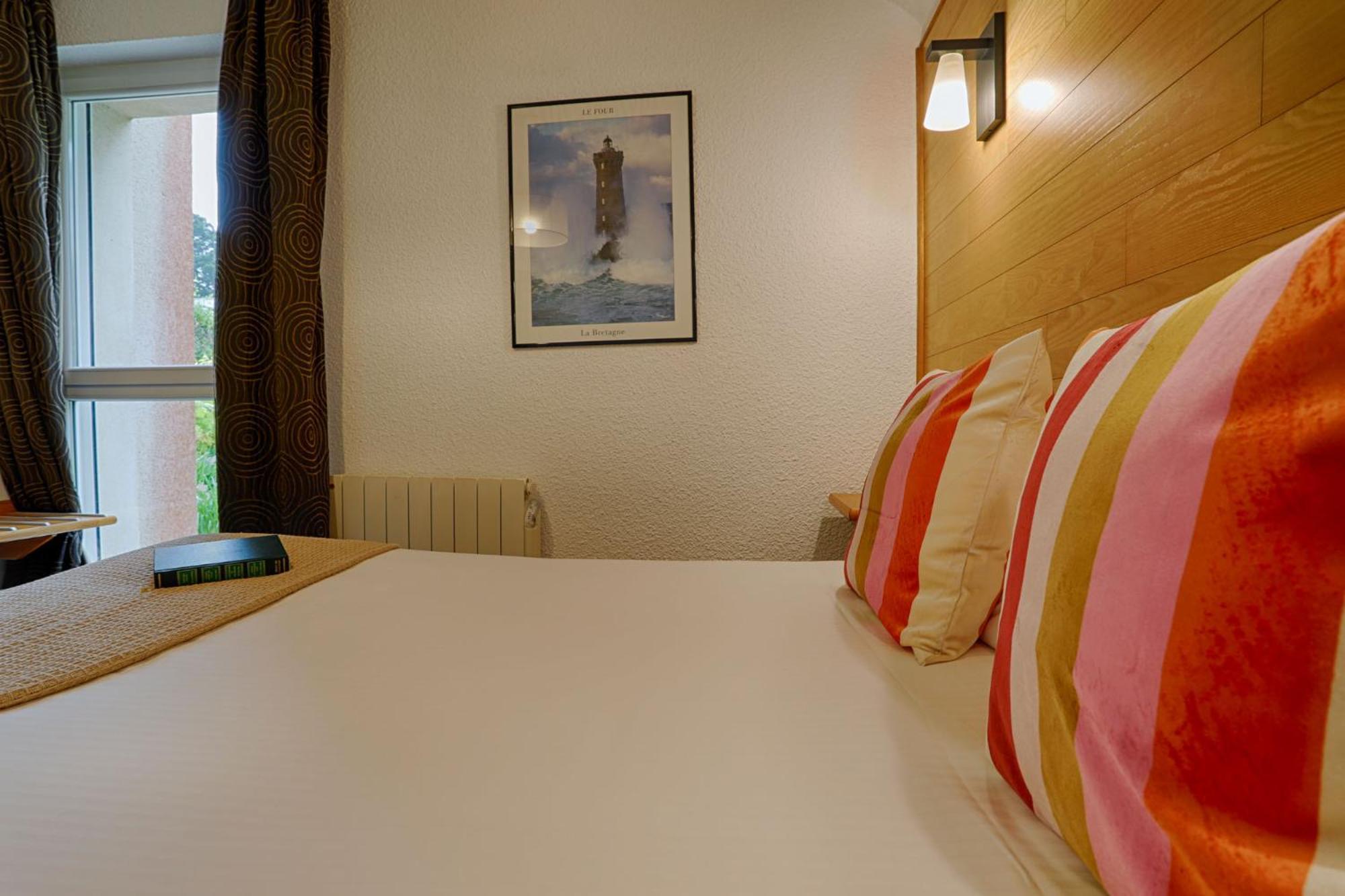 Hotel Le Branhoc - Brit Hotel Оре Екстериор снимка