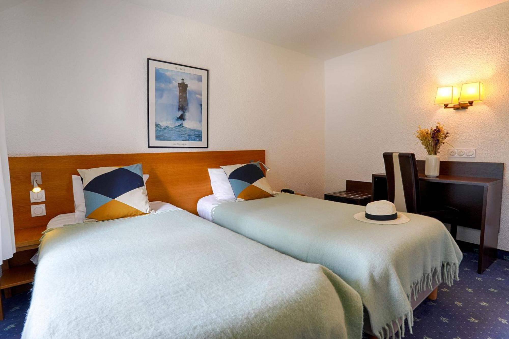 Hotel Le Branhoc - Brit Hotel Оре Екстериор снимка